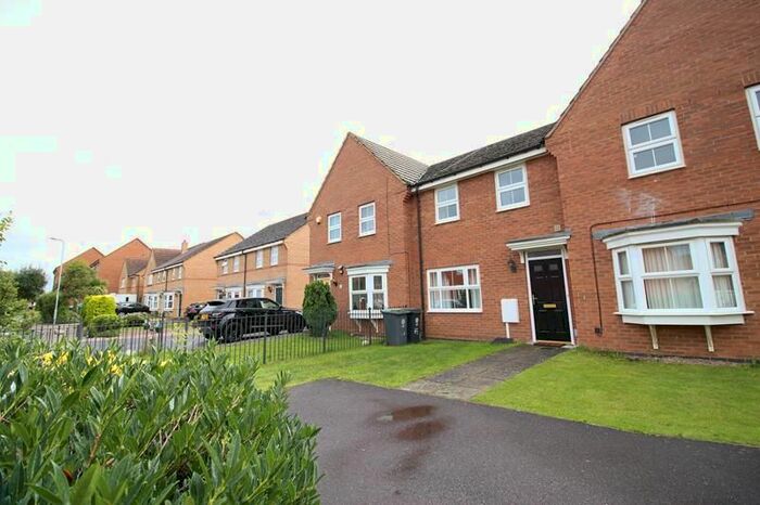 3 Bedroom Terraced House To Rent In Sunningdale Drive, Rushden, NN10