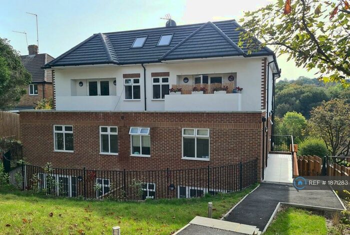 2 Bedroom Flat To Rent In Hydethorne Heights, South Croydon, CR2