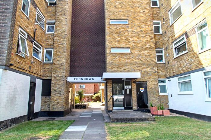 2 Bedroom Flat To Rent In Woodford Road, Ferndown Woodford Road, E18