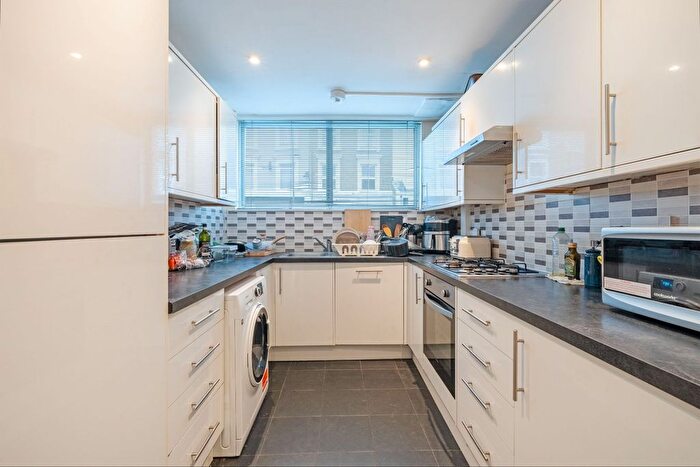 Studio To Rent In Malvern Road, London, NW6