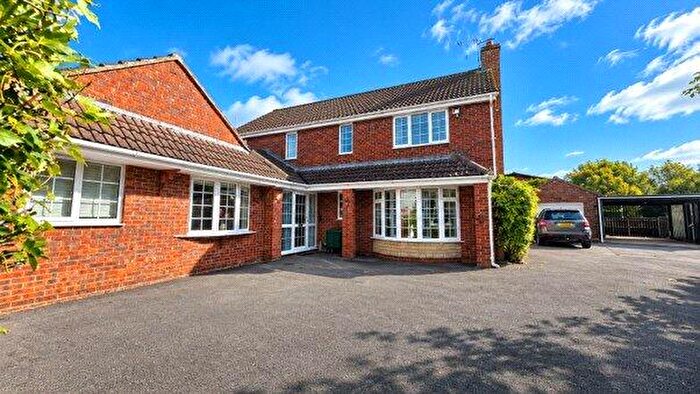 5 Bedroom Detached House To Rent In St. Philips Road, Swindon, Wiltshire, SN2