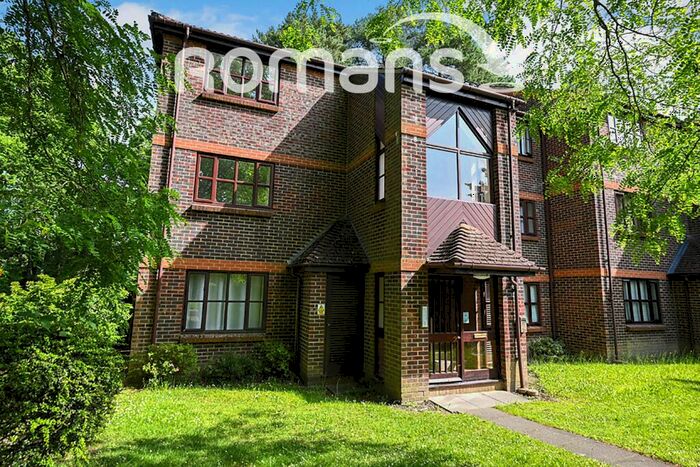 1 Bedroom Apartment To Rent In Townsend Close, RG12