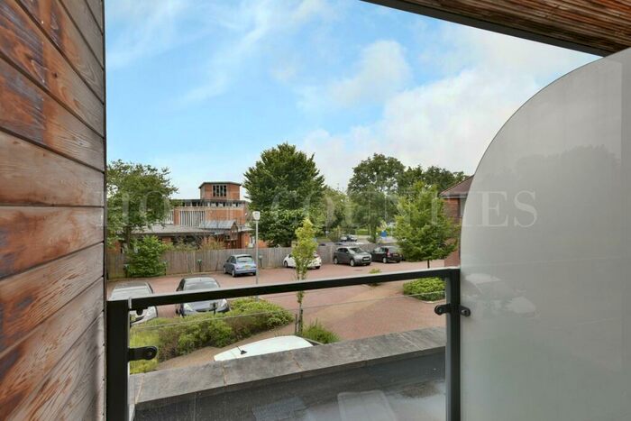 1 Bedroom Retirement Property To Rent In Darkes Lane, Potters Bar, EN6