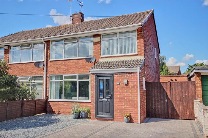 3 Bedroom Semi-Detached House For Sale In Langdale Crescent, Cottingham, HU16