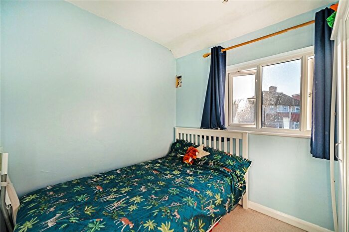 3 Bedroom Terraced House For Sale In Fulwell Park Avenue, Twickenham, TW2