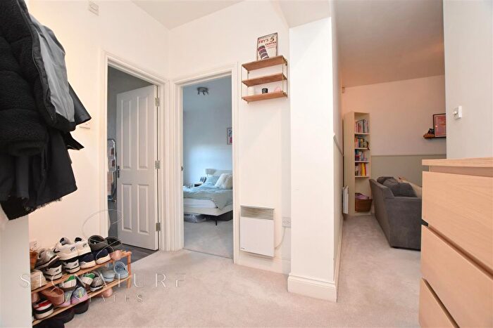 1 Bedroom Flat To Rent In London Road, High Wycombe, HP11