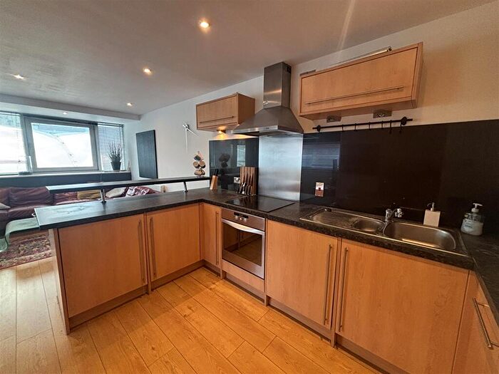2 Bedroom Flat To Rent In Albion Street, Leeds, LS2
