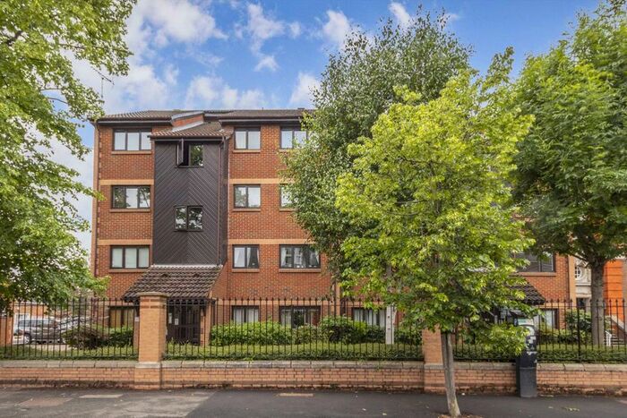 1 Bedroom Flat To Rent In Southey Road, London, SW19