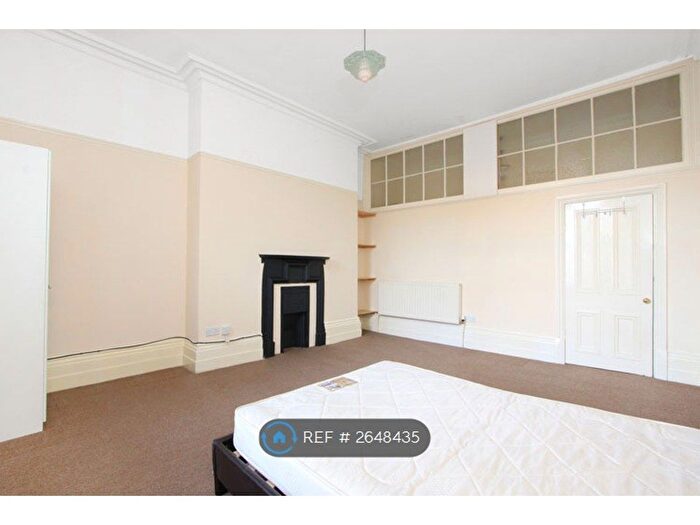 3 Bedroom Flat To Rent In Gambier Terrace, Liverpool, L1