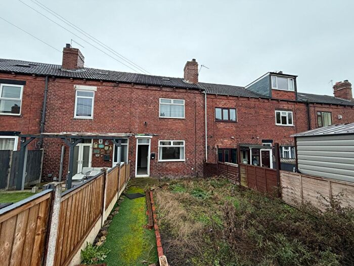 3 Bedroom Terraced House For Sale In Hollinhurst, Allerton Bywater, Castleford, WF10