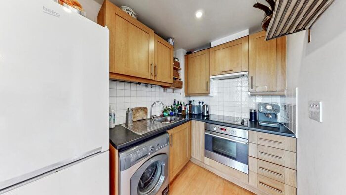1 Bedroom Flat For Sale In Harrow Road, College Park, London, NW10