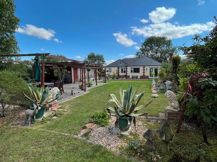 4 Bedroom Detached Bungalow For Sale In Ingham Road, Stow, Lincoln, LN1