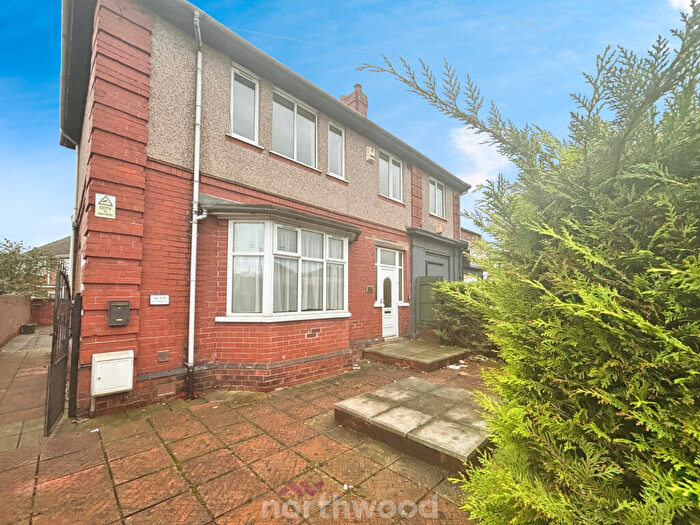 2 Bedroom Semi-Detached House To Rent In Station Road, Dunscroft, Doncaster, DN7