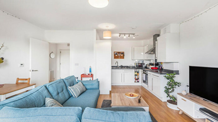 1 Bedroom Flat For Sale In Catkin House, Firwood Lane, Romford, RM3