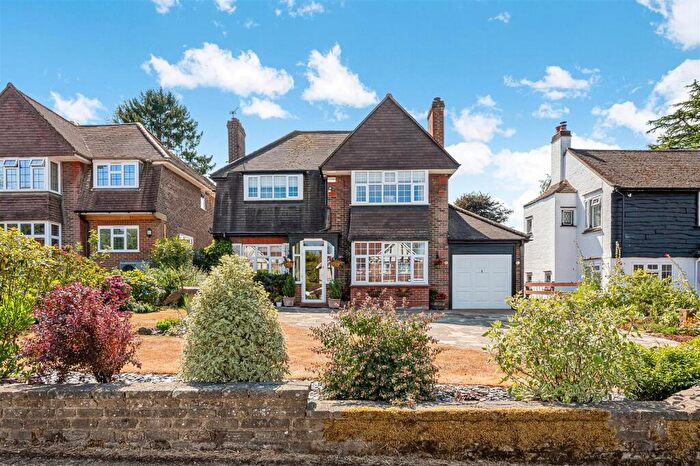 3 Bedroom Detached House For Sale In Tumblewood Road, Banstead, SM7