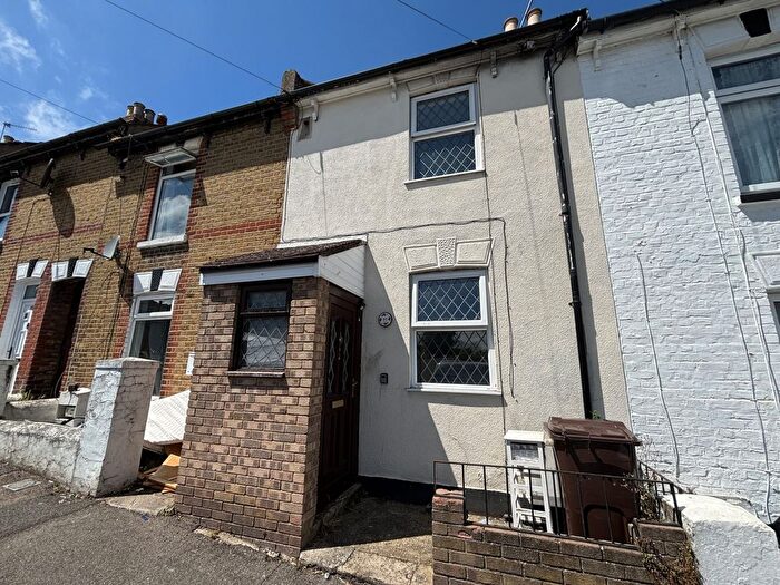 3 Bedroom Terraced House To Rent In Albany Road, Chatham, ME4