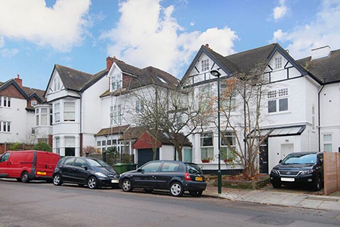 1 Bedroom Flat To Rent In Sheen Gate Gardens, London, SW14