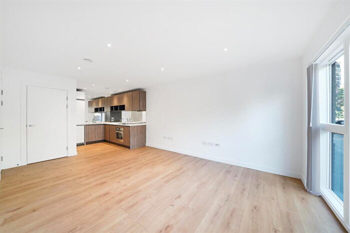 1 Bedroom Apartment To Rent In Augustine House, Lewisham, SE13