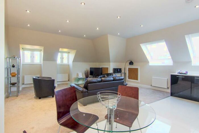 1 Bedroom Flat To Rent In Ember Lane, Esher, KT10