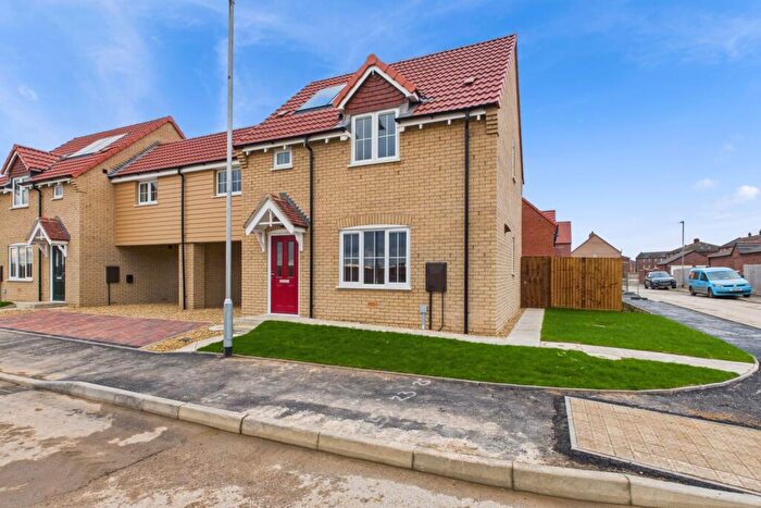 3 Bedroom Link Detached House To Rent In Blyton Lane, Spalding, Lincolnshire, PE11