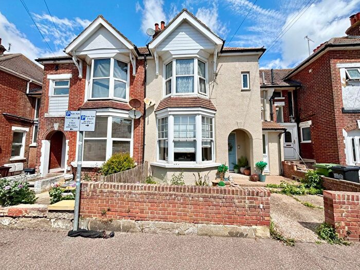 2 Bedroom Flat For Sale In Parkhurst Road, Bexhill-On-Sea, TN40
