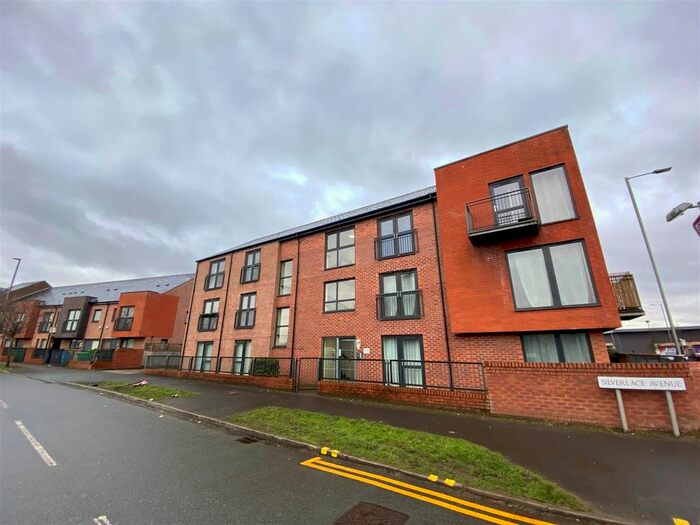 2 Bedroom Flat To Rent In Silverlace Avenue, Manchester, M11