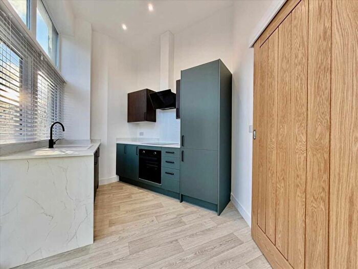 1 Bedroom Apartment To Rent In Fore Street, Devonport, Plymouth, PL1