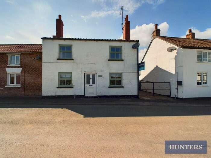 4 Bedroom Property For Sale In Thwing Road, Burton Fleming, Driffield, YO25