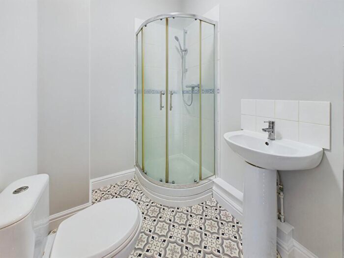 1 Bedroom Flat For Sale In Royal Road, Ramsgate, CT11