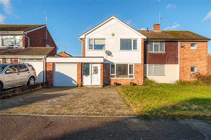 3 Bedroom Semi Detached House For Sale In Clifton Rise, Windsor, Berkshire, SL4