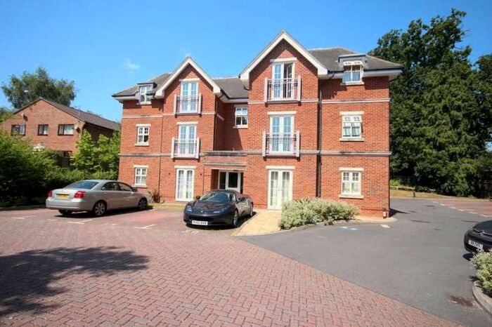2 Bedroom Flat To Rent In Bramshott Place, Fleet Road, GU51
