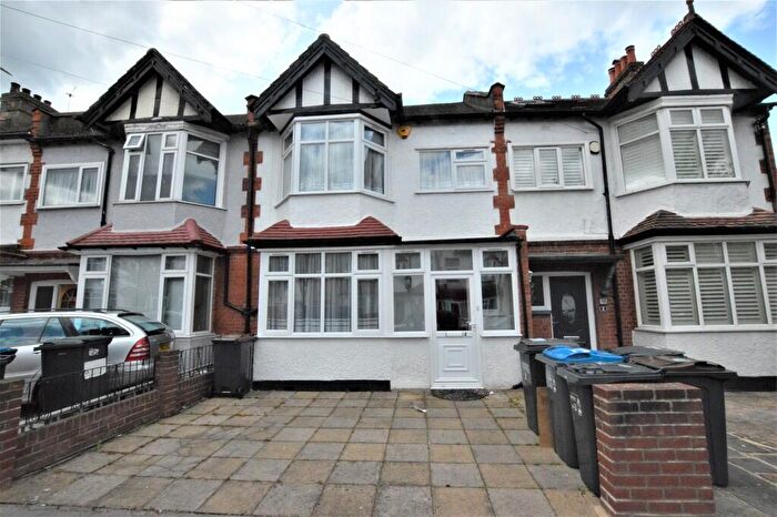 3 Bedroom Semi-Detached House For Sale In Parkview Road, Croydon, Surrey, CR0