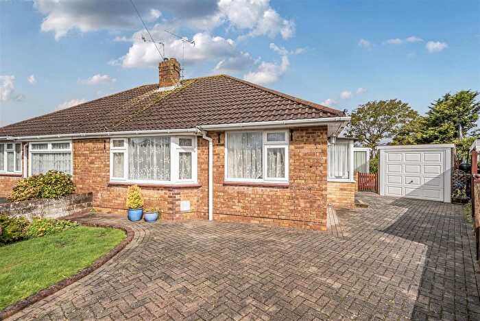 2 Bedroom Semi-Detached Bungalow For Sale In Robins Close, Fareham, PO14
