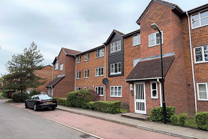 1 Bedroom Flat To Rent In Stevenson Close, New Barnet, Herts, EN5