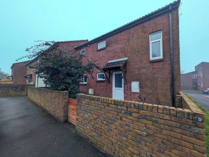 3 Bedroom End Of Terrace House To Rent In Warren Close, Folkestone, Kent, CT19