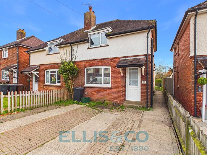 3 Bedroom Semi Detached House For Sale In The Chase, Tonbridge, Kent, TN10