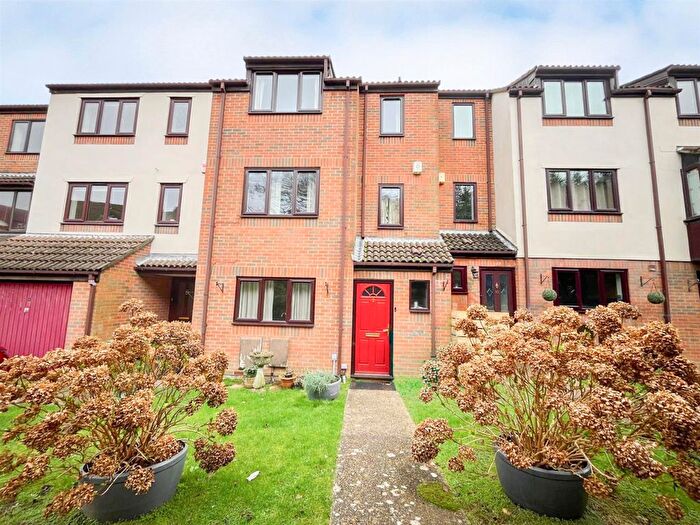 3 Bedroom Terraced House To Rent In The Courtyard, Hastings, TN34