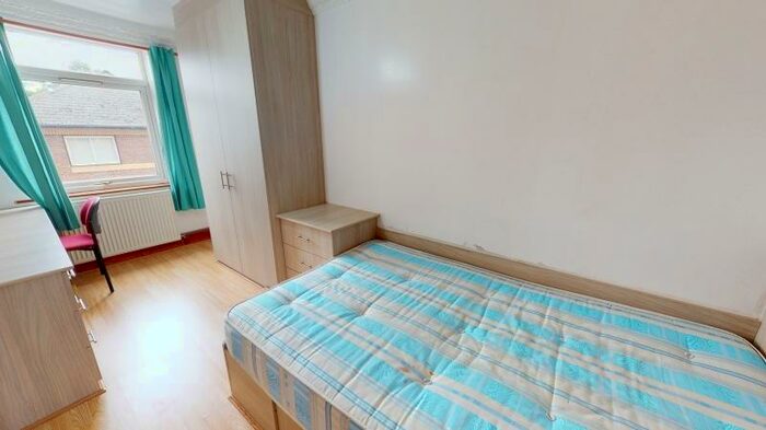 6 Bedroom Flat To Rent In Spenceley Street, University, Leeds, LS2