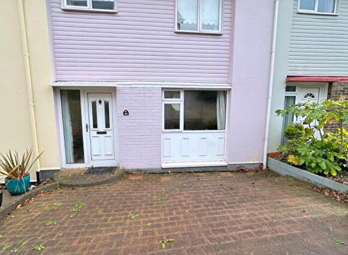3 Bedroom Mid Terraced House For Sale In Orangefield Park, Omagh, BT79