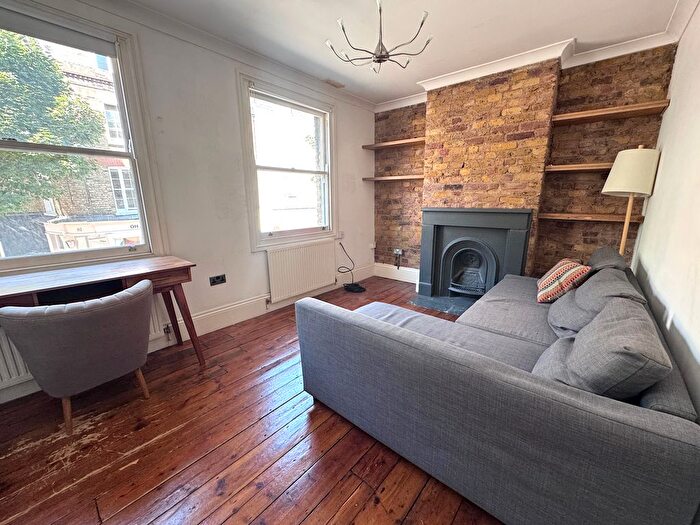 2 Bedroom Flat To Rent In Cross Street, London, N1