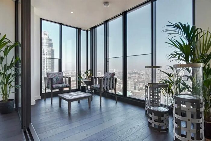 1 Bedroom Flat For Sale In Bondway, London, SW8