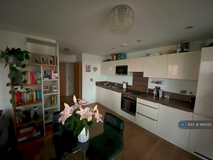 2 Bedroom Flat To Rent In Sienna Alto, London, SE13