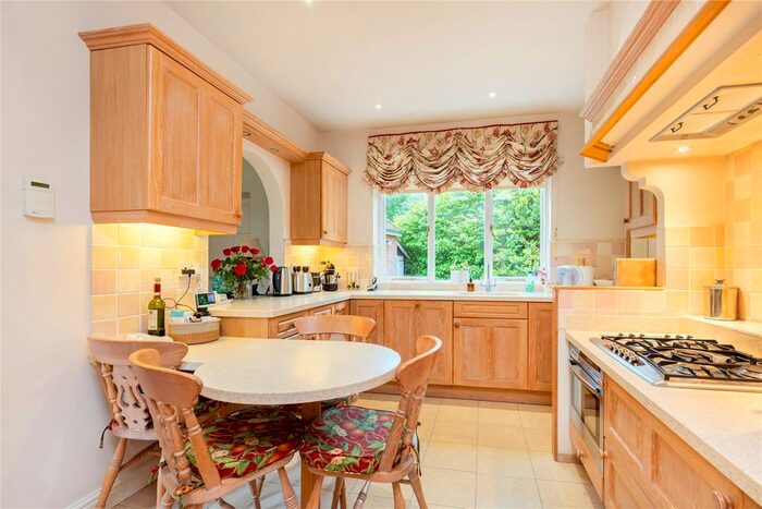 4 Bedroom Detached House For Sale In The Ridges, Finchampstead, Wokingham, Berkshire, RG40
