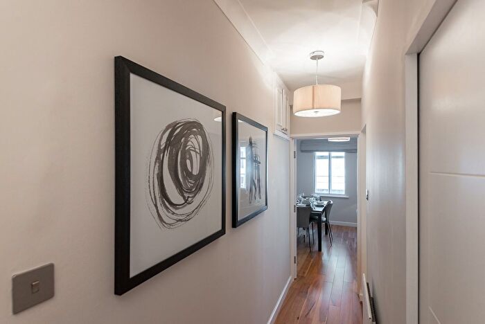 1 Bedroom Flat To Rent In Brompton Road, South Kensington, SW3