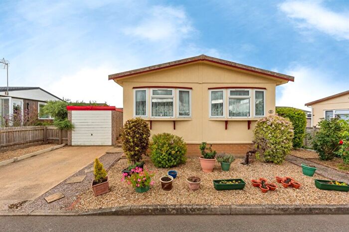 2 Bedroom Park Home For Sale In Allington Gardens, Allington, Grantham, NG32