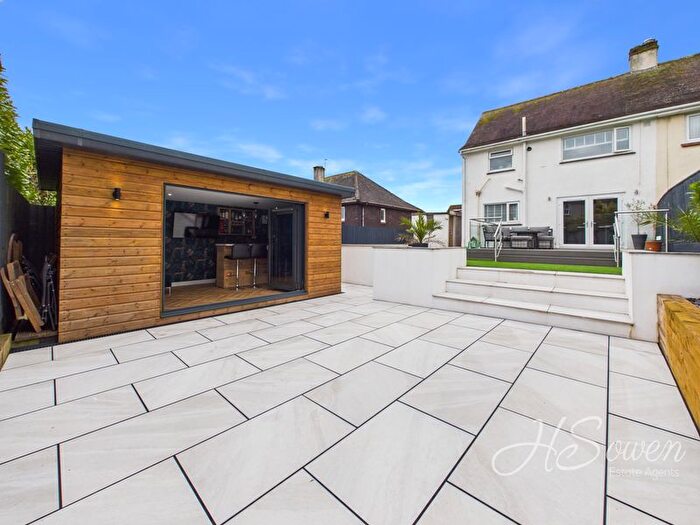 3 Bedroom Semi Detached House For Sale In Dart Avenue, TQ2