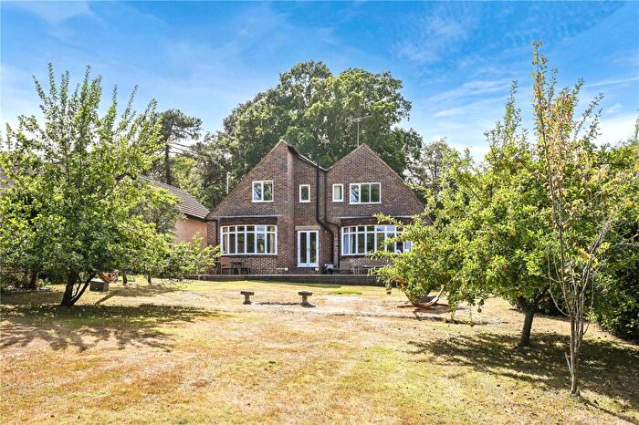 5 Bedroom Detached House For Sale In Bridge Road, Sarisbury Green, Southampton, Hampshire, SO31