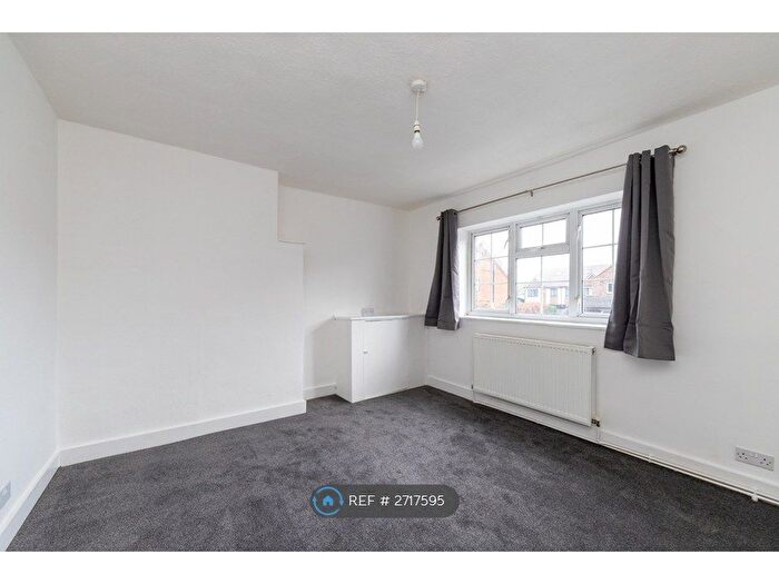 2 Bedroom Flat To Rent In High Street, Codicote, Hitchin, SG4