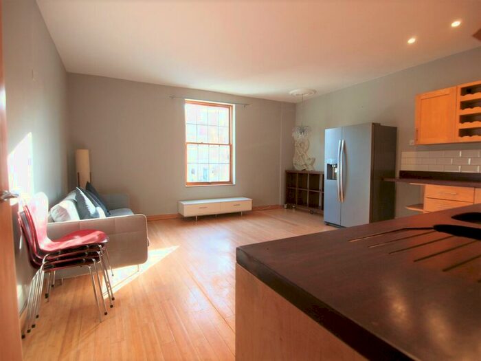 3 Bedroom Flat To Rent In Hanley Road, Finsbury Park, N4