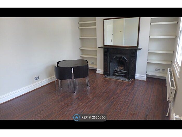 2 Bedroom Flat To Rent In First Amp; Second Floor, London, N1